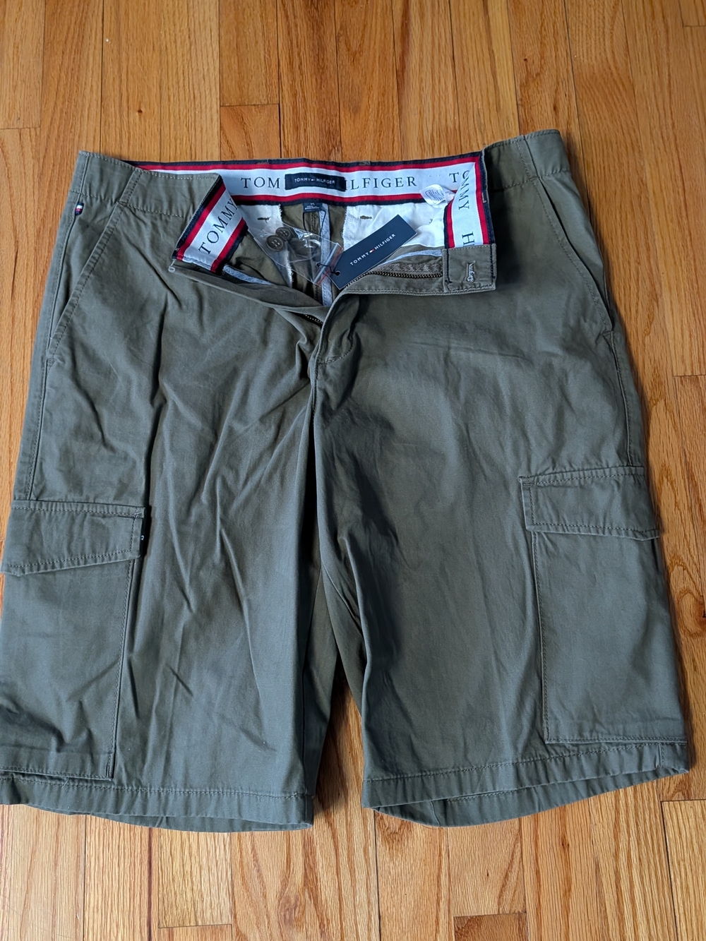 Tommy Hilfiger Men's Olive Cargo Shorts Size 35 Nwt Retail $79.50